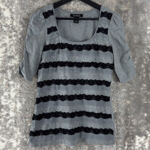 White House Black Market Size M Ruffle Studded Striped Scoop Neck Top Gray